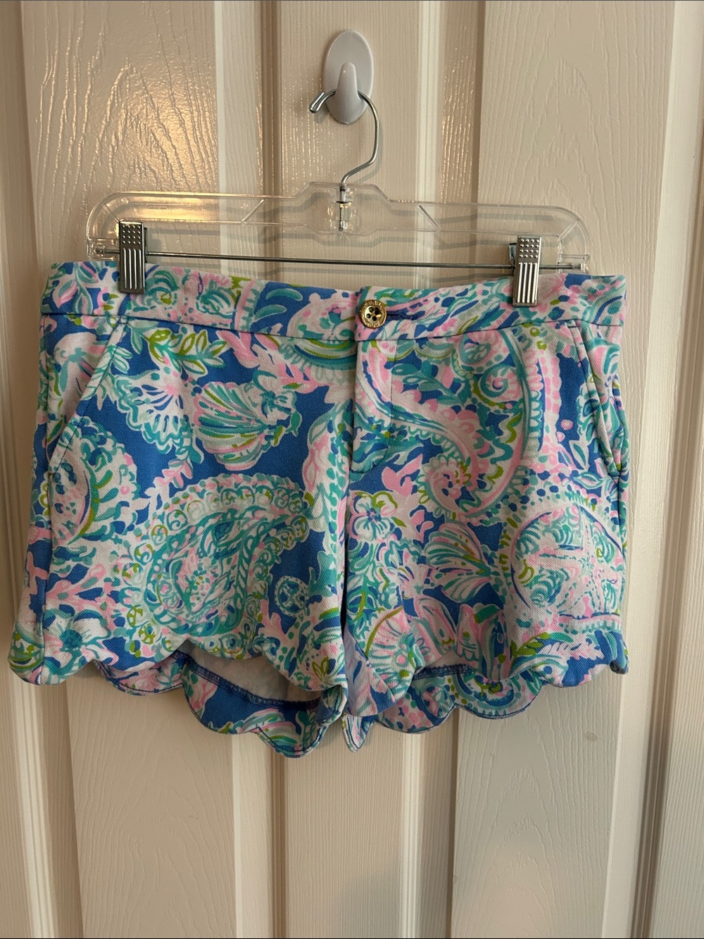 Lilly Pulitzer Scalloped Hem Paisley Print Women’s Shorts - Blue & Pink